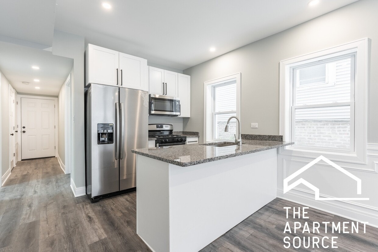 Photo - 1923 N Pulaski Rd (Chicago, IL)