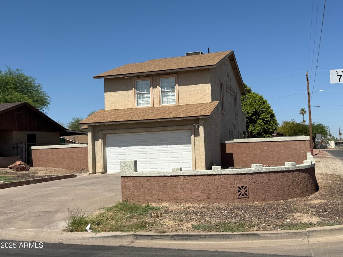 Primary Photo - 8602 S 7th Pl