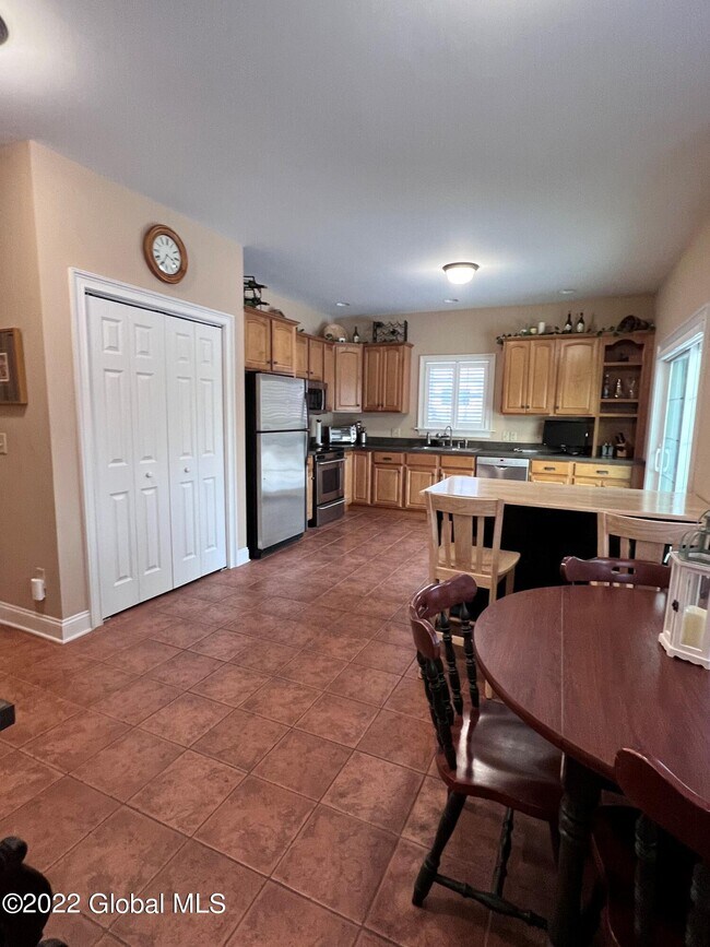 Foto del edificio - 46 Horseshoe Dr