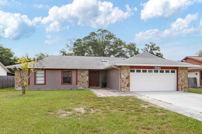 Foto del edificio - 14907 Coldwater Ln