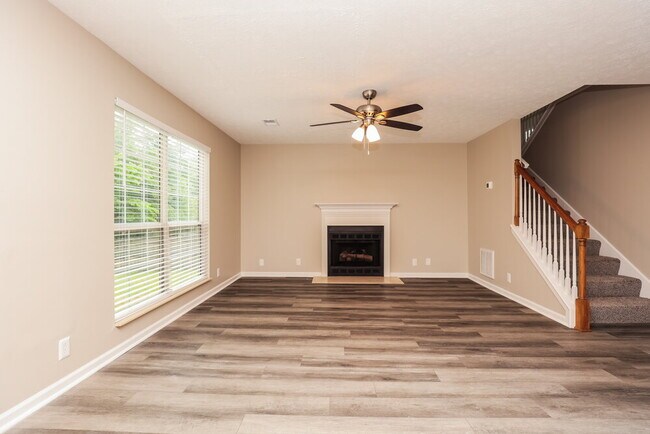 Foto del edificio - 5701 Chestnutwood Trail