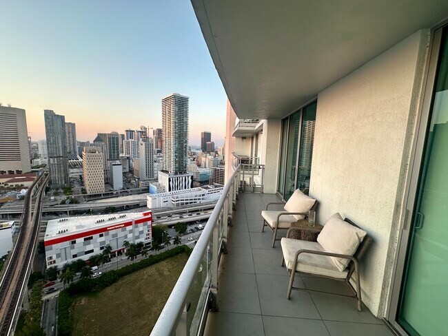 Foto del edificio - 90 SW 3rd St