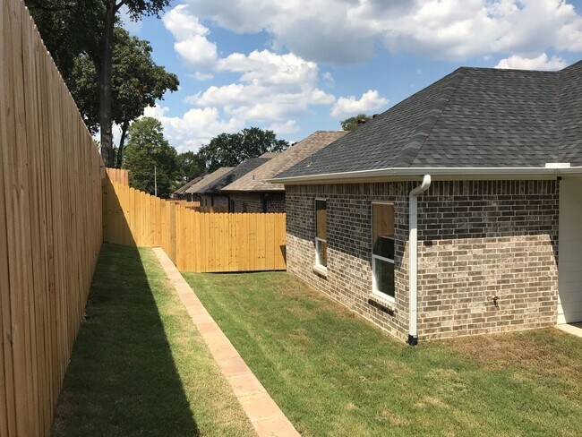 Foto del edificio - 3429 Cottage Ct