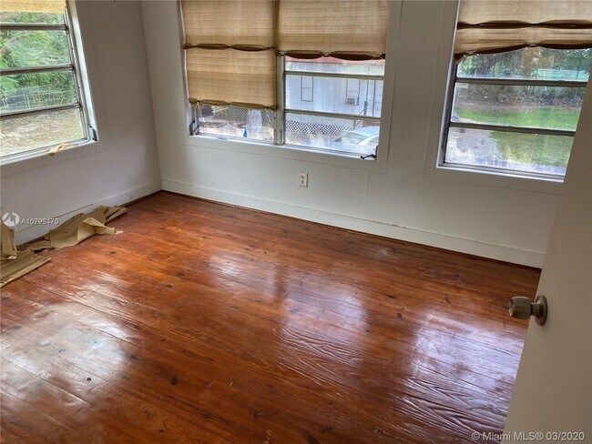 Building Photo - 7534 SW 64th St