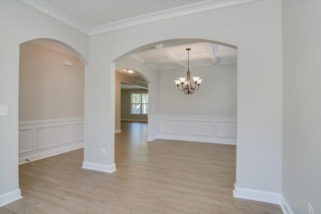 Building Photo - 5634 Sunbury Loop