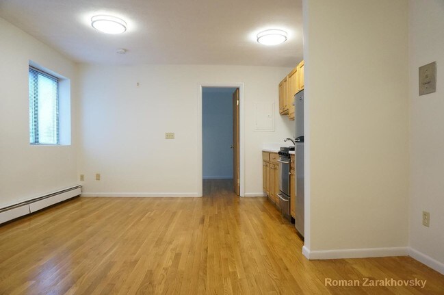 Building Photo - Amazing 1 Bedroom in Mission Hill!