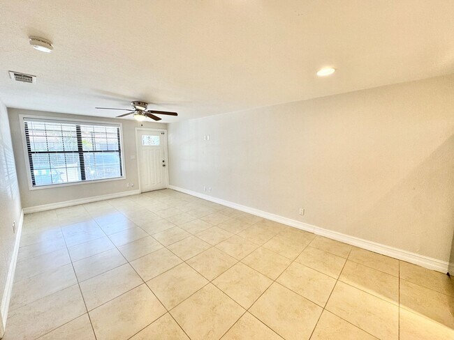Foto del edificio - ** TREETOPS OF NAPLES ** 1 BED / 1 BATH - CONDO - SOUTH NAPLES - ANNUAL RENTAL