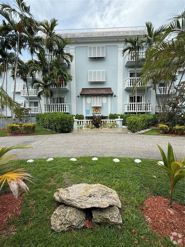 Building Photo - 1150 Madruga Ave
