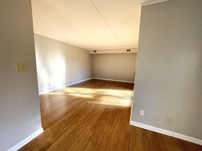 Foto del edificio - 5140 E Willock Rd