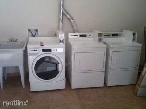 Building Photo - 2 br, 1 bath Apartment - 303 1st St Apt 6