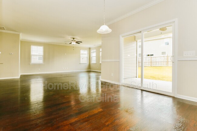Building Photo - 538 Man O War Ln