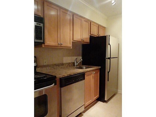 Foto del edificio - 3005 Seven Pines Ln
