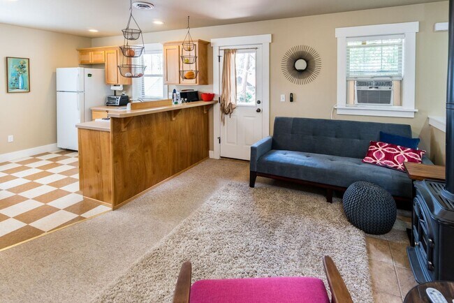 Building Photo - 1355 Baltimore Apt