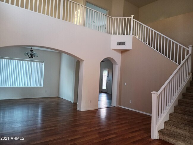 Building Photo - 1280 E Canyon Creek Dr