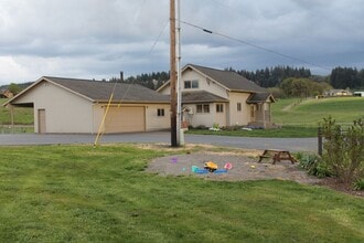 Building Photo - 7461 OR-240