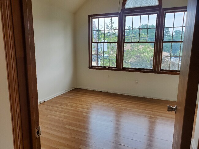 2nd bedroom - 499 Main St