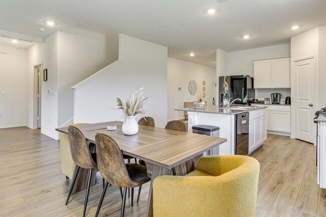 Foto del edificio - 10701 Steinbeck Dr