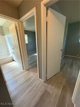 Building Photo - 33 Wilmette Ln