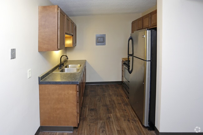 1BR, 1BA - 500 SF - Southern Manor Apartments