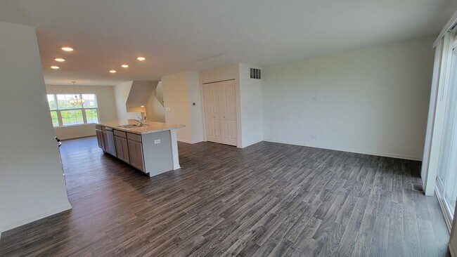 Building Photo - 2331 Upland Rd
