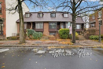 Building Photo - 105 Jackson St