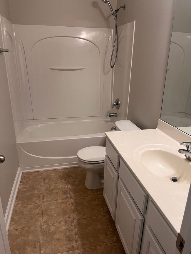 Foto del edificio - Spacious 2BR/3BA Townhome in Rennaisance Park near Downtown Raleigh