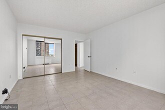 Building Photo - 3701 S George Mason Dr