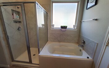 Building Photo - 24418 Hollow Gate Meadow Ct