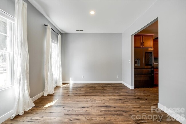 Building Photo - 440 Battery Cir