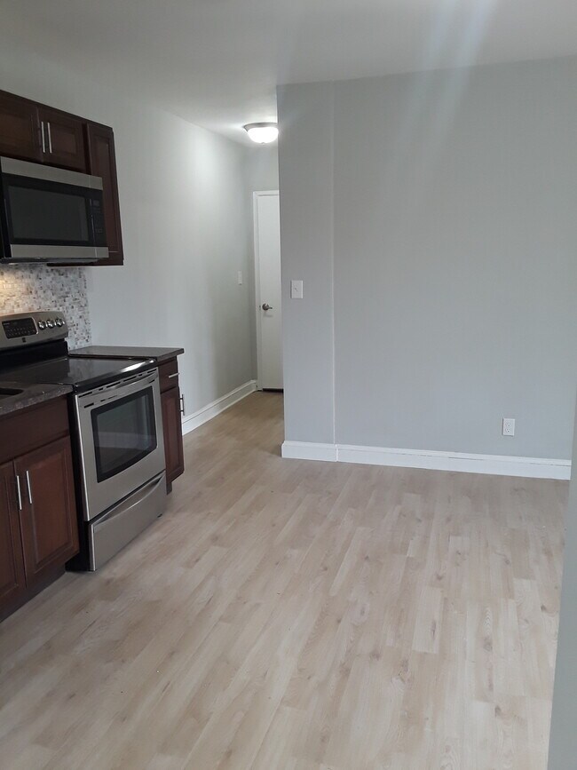 Foto del edificio - 4630 Hillside Rd SE