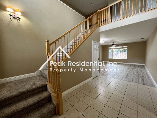 Foto del edificio - 5 br, 3 bath House - 1933 Tyndrum Ln