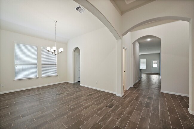 Foto del edificio - 1403 Holly Chase Dr
