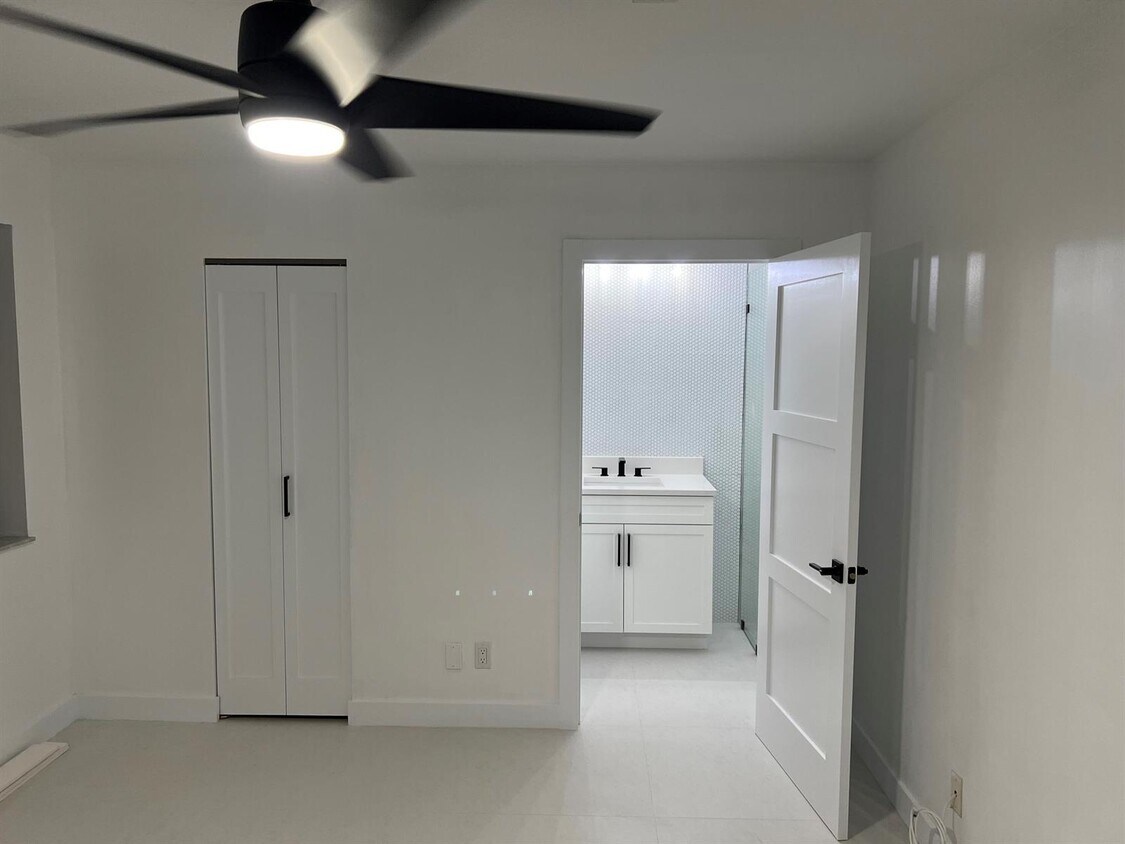 Building Photo - 1088 NW 106th Ter