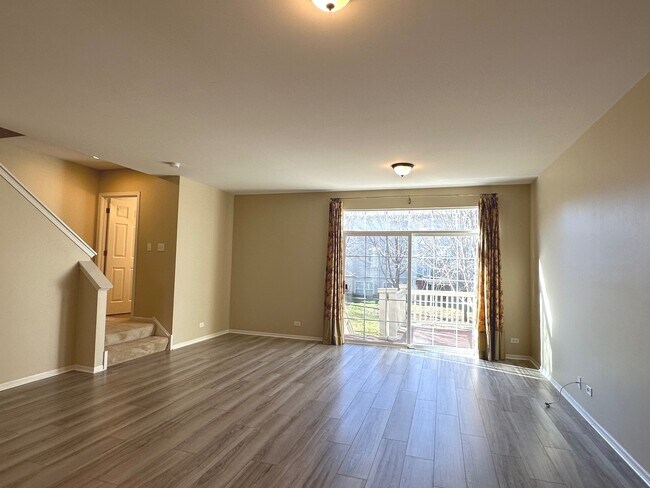 Building Photo - 3376 Bradbury Cir