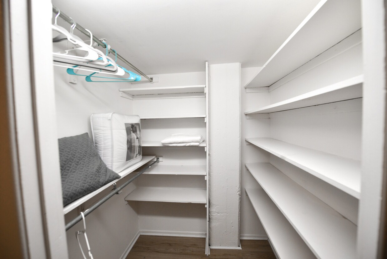 Building Photo - Waverly Walkway