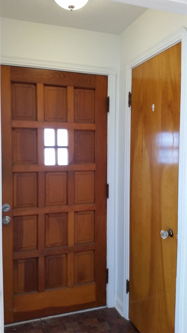 Foto del edificio - 4322 Russell Ave