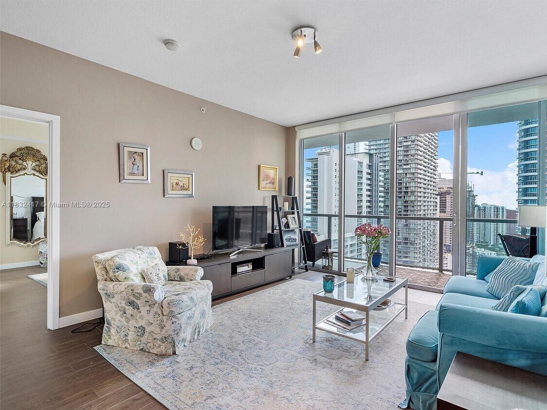 Primary Photo - 1111 SW 1st Ave