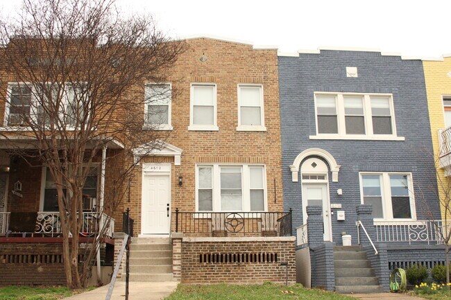 Foto del edificio - 4612 Kansas Ave NW
