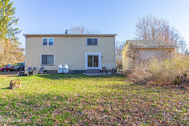 Foto del edificio - 650 Malta Ave