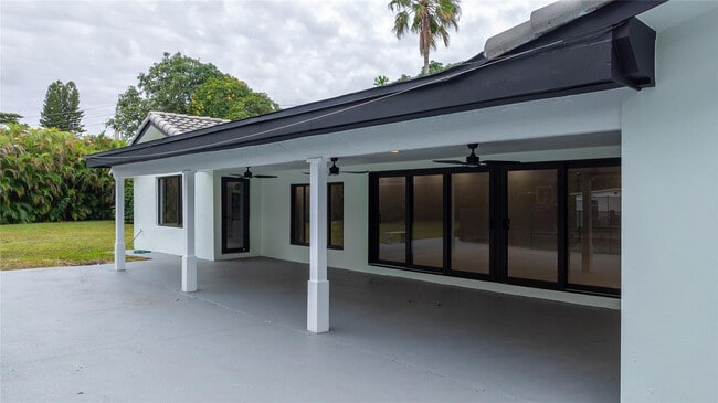 Building Photo - 13401 SW 83rd Ave