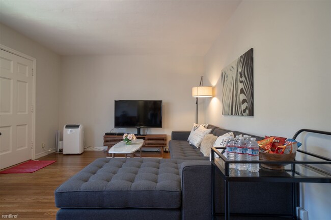Building Photo - 1116 Chula Vista Ave