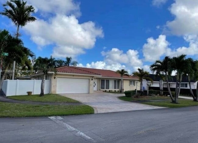 Building Photo - 4051 N 50th Ave