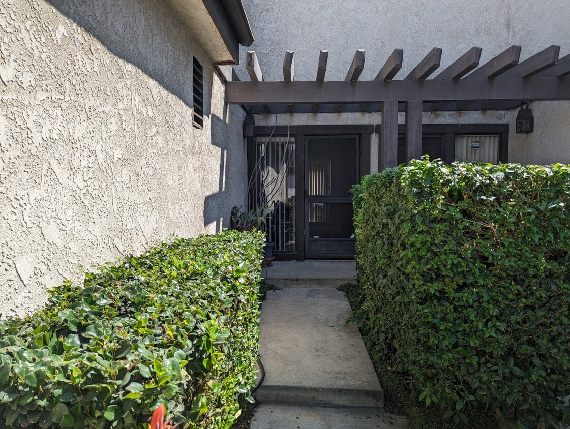Primary Photo - 9902 Aspen Cir