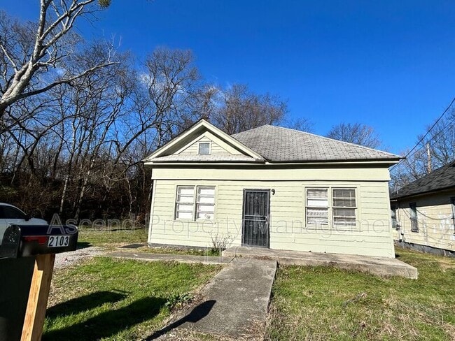 Photo - 2103 Taylor St House