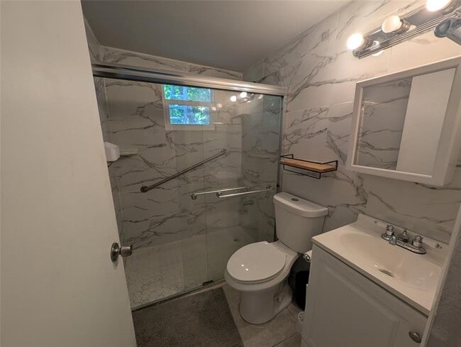 Foto del edificio - 2453 NW 73rd Ave