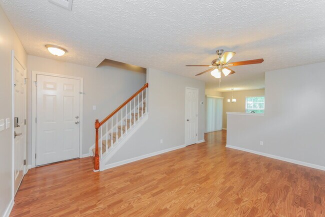 Foto del edificio - 310 Pieris Dr