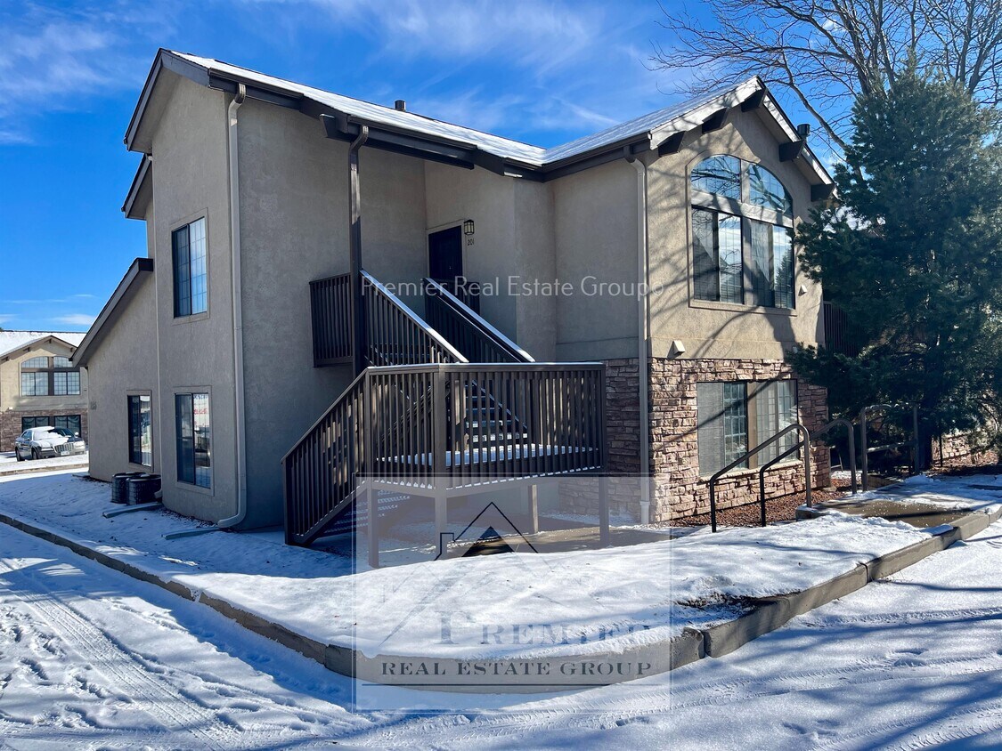 2195 Alicia Point, Colorado Springs, CO 80919 Townhome Rentals in