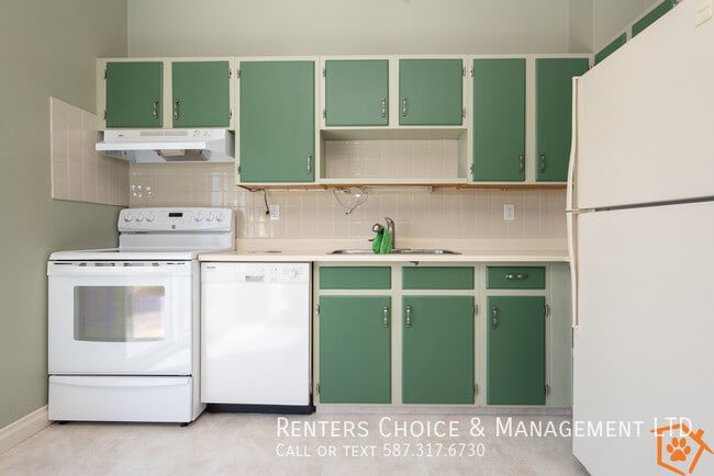 Building Photo - Pet Friendly Half Duplex Near Henderson Lake & Exhibition Park
