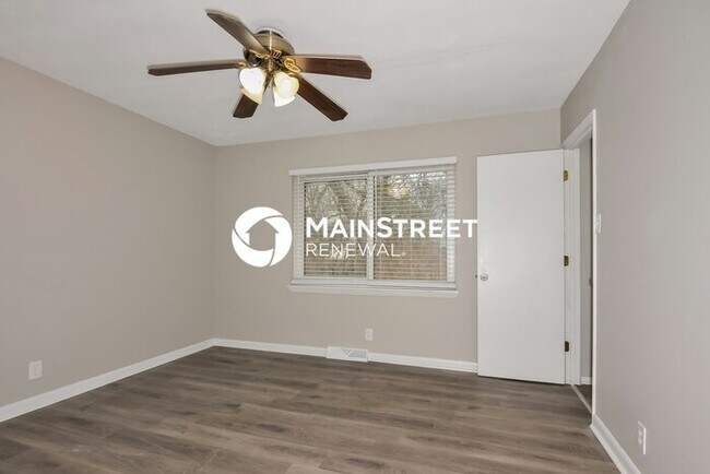 Foto del edificio - 3 Bedroom Pet-Friendly Home in CRYSTAL CITY, MO with Main Street Renewal