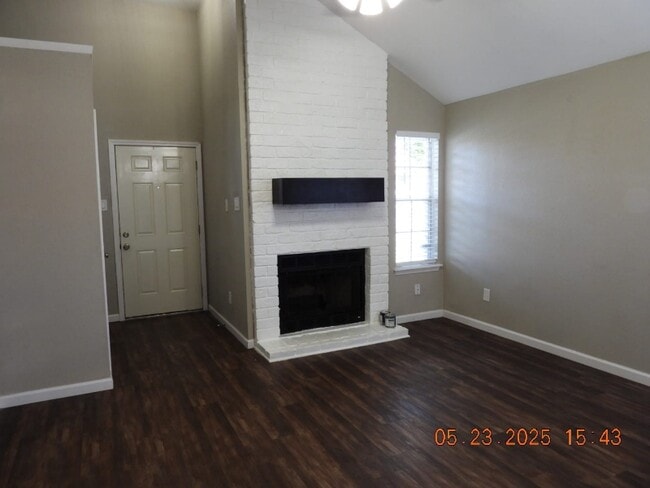 Building Photo - 7252 Mansions Dr